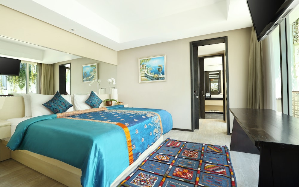 The Akmani Legian 18/70