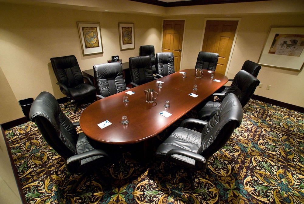Staybridge Suites Williamsville Buffalo by IHG 56/65