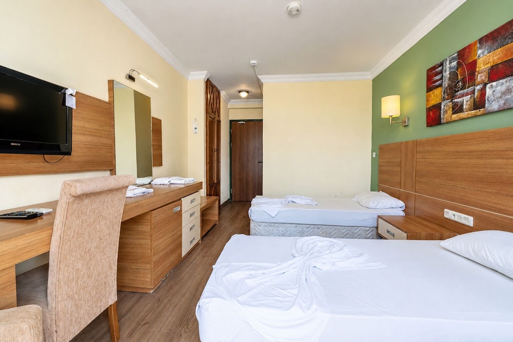 BENNA HOTEL 28/77