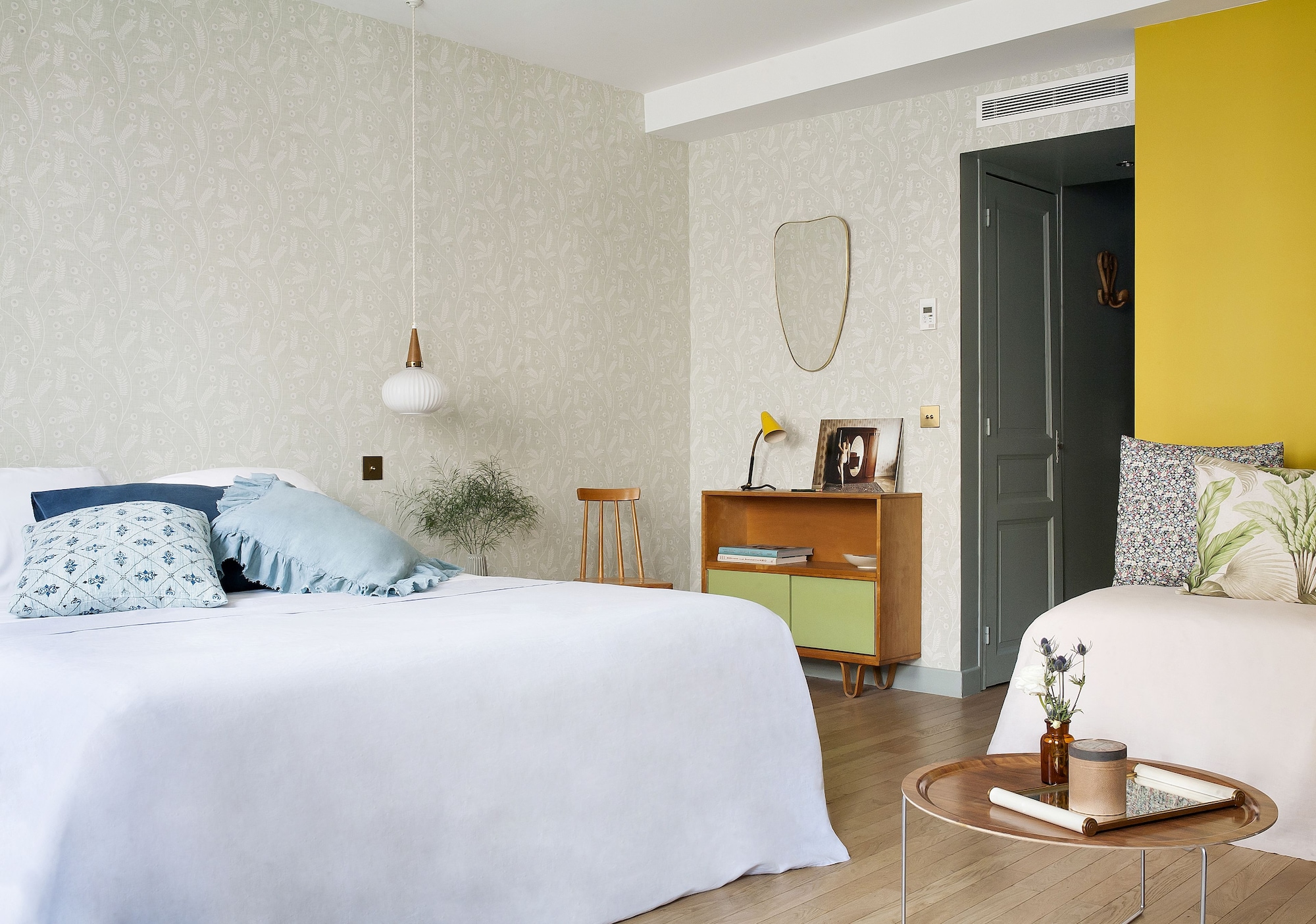DELUXE, DOUBLE BED