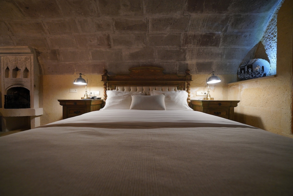 EXCLUSIVE, KING BED