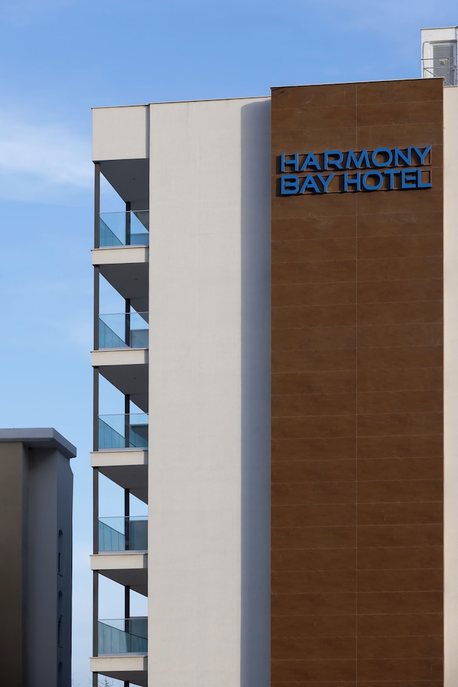 Harmony Bay 6/75
