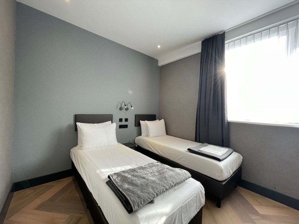 BASIC, TWIN BEDS