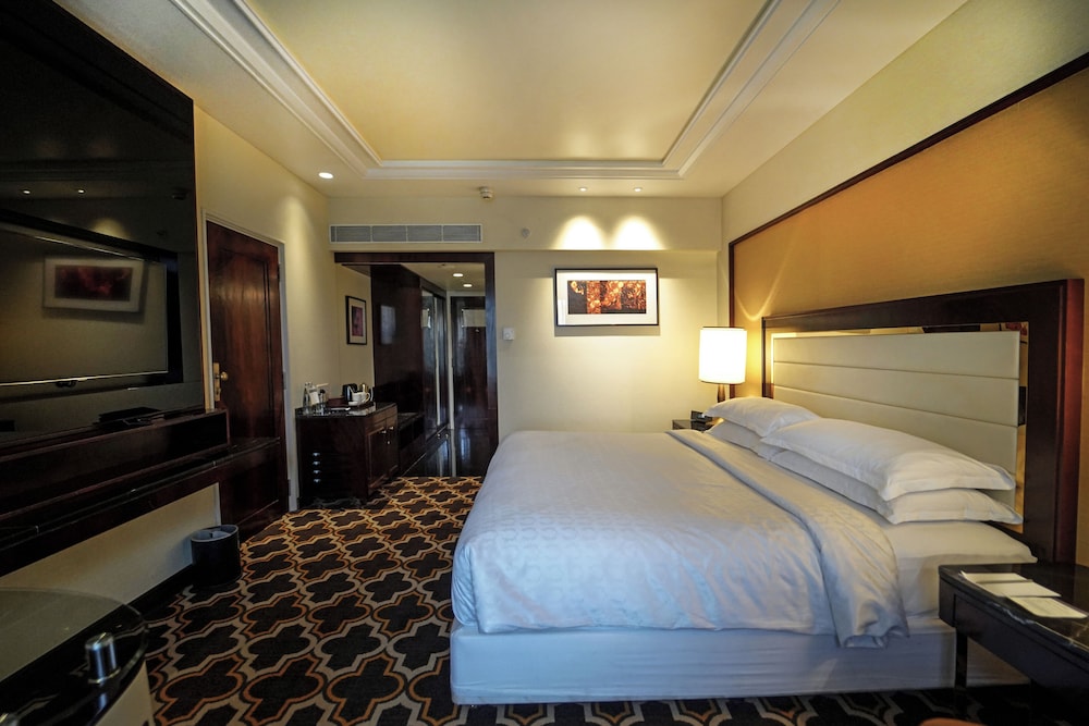 Club, King Bed