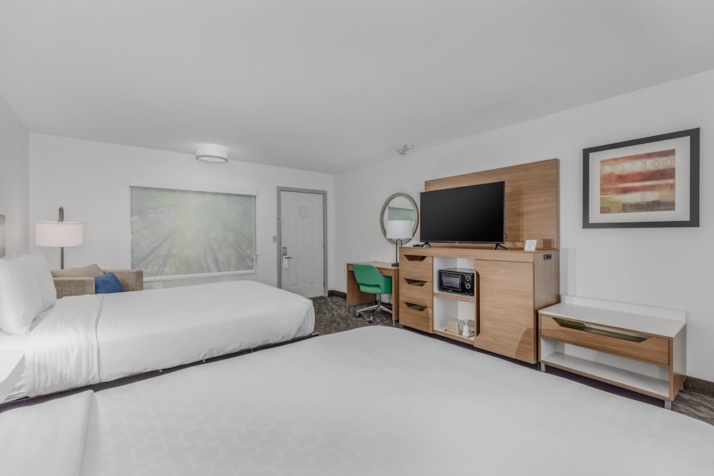 STANDARD, 2 QUEEN BEDS, ACCESSIBLE