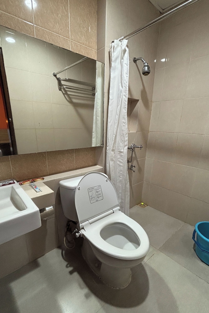 Hotel Bumi Makmur Indah 52/54