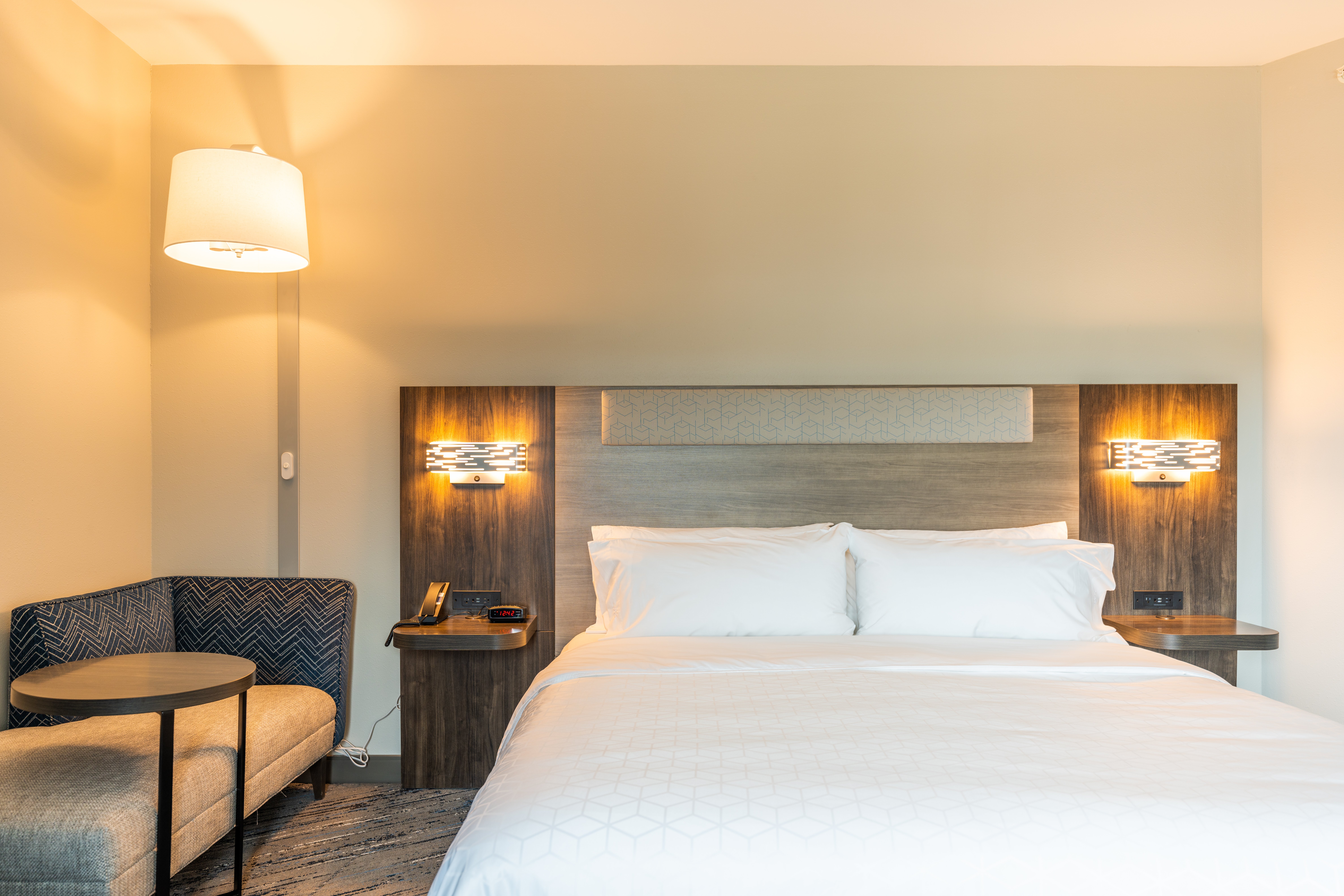 Holiday Inn Express & Suites Charlottesville - Monticello 35/65
