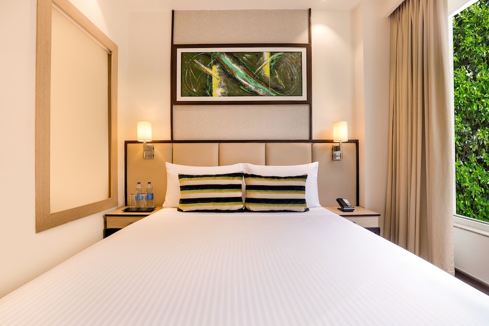 Sandal Suites Op. By Lemon Tree Hotels 10/50