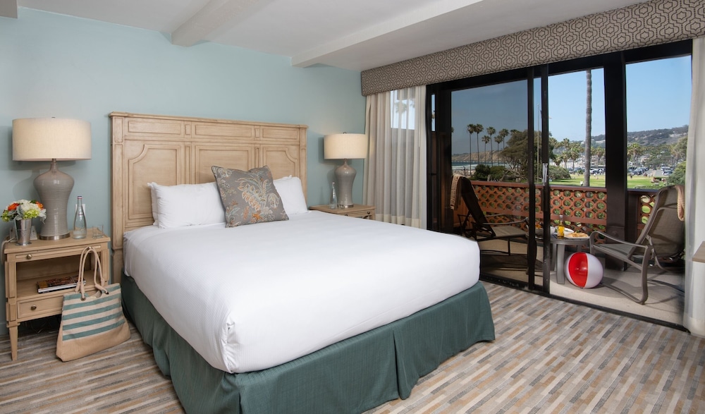 Superior, King Bed, Coastline View, Kitchenette, Garden Area