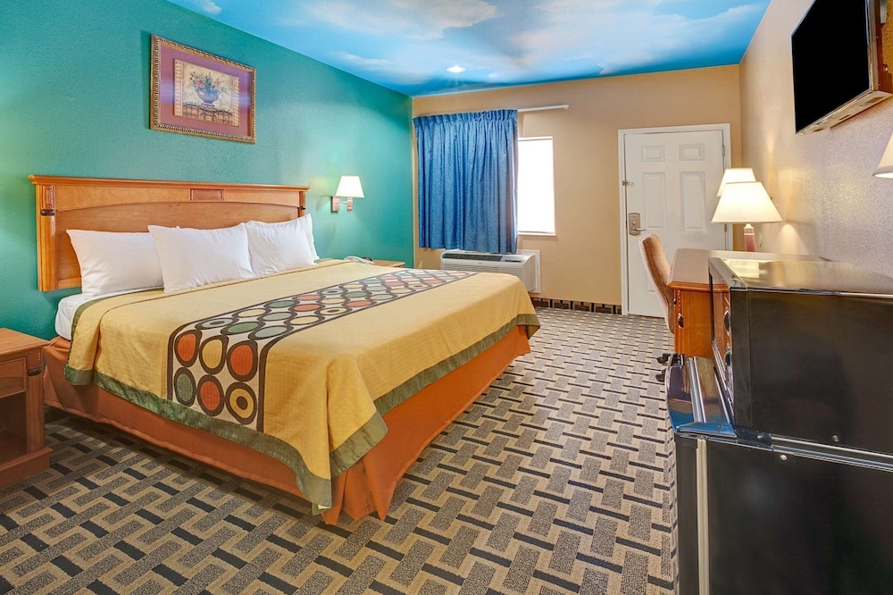 Sapphire Inn & Suites- Deer Park 5/36