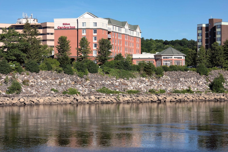 Hilton Garden Inn Auburn Riverwatch 44/50