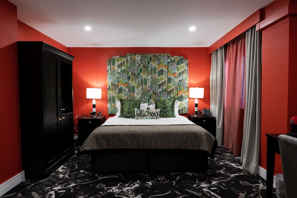 Elephant Rock Hotel 8/40