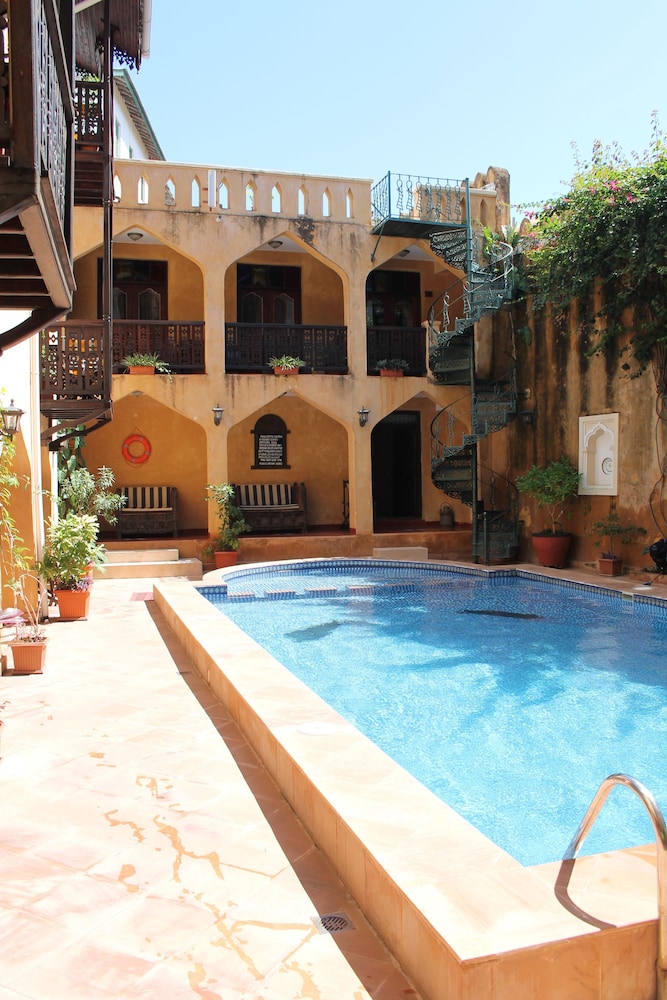 Mizingani Seafront Hotel 3/80