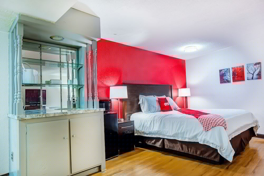 Americas Best Value Inn Moline 8/41