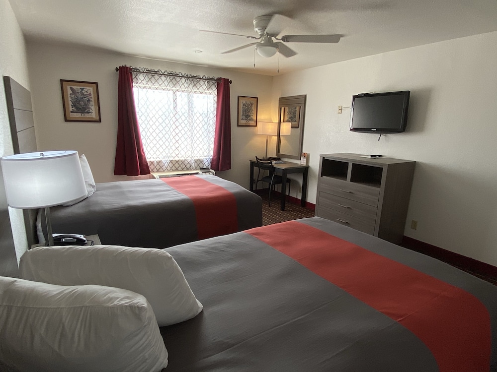 Guest House Inn Medical District near Texas Tech Univ 30/44