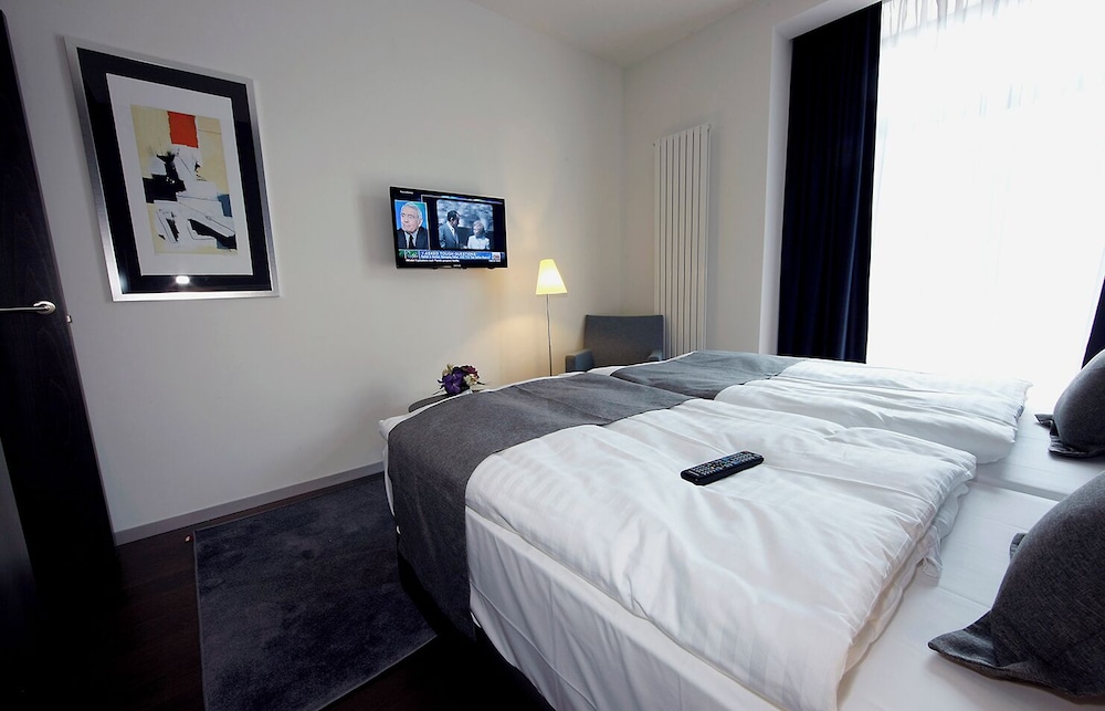 SUPERIOR, SUITE, TWIN BEDS
