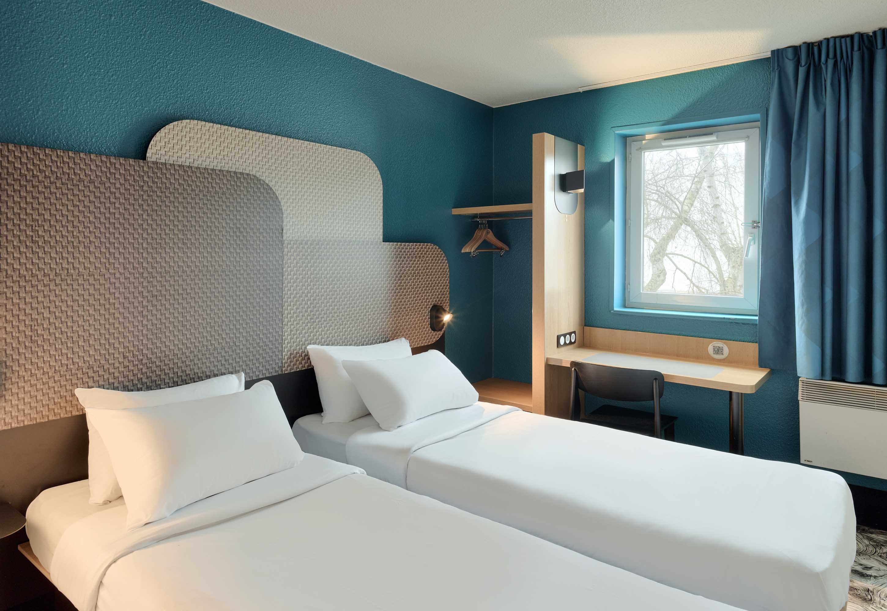 Standard, Twin Beds