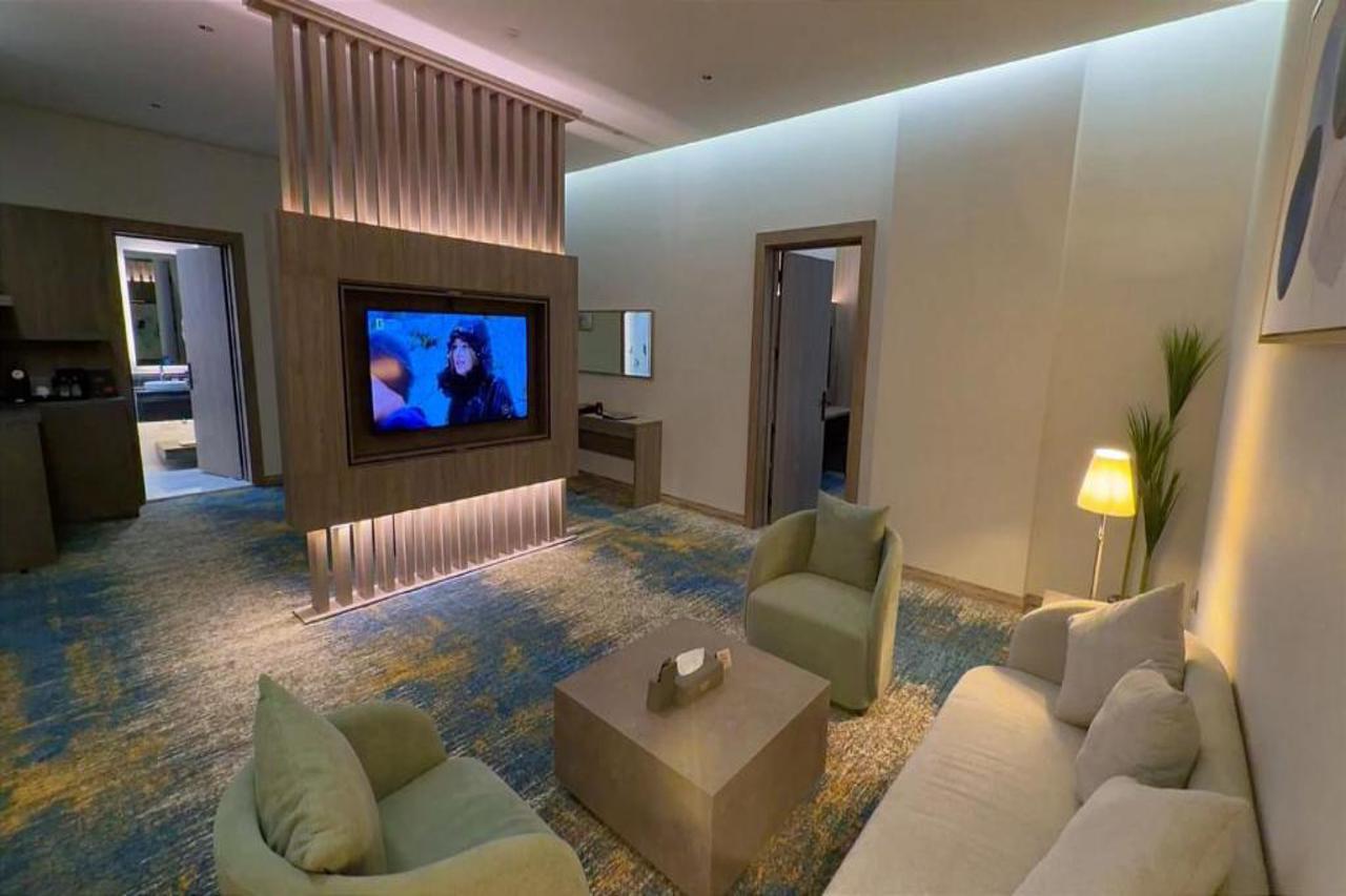 Azara Hotel 10/14