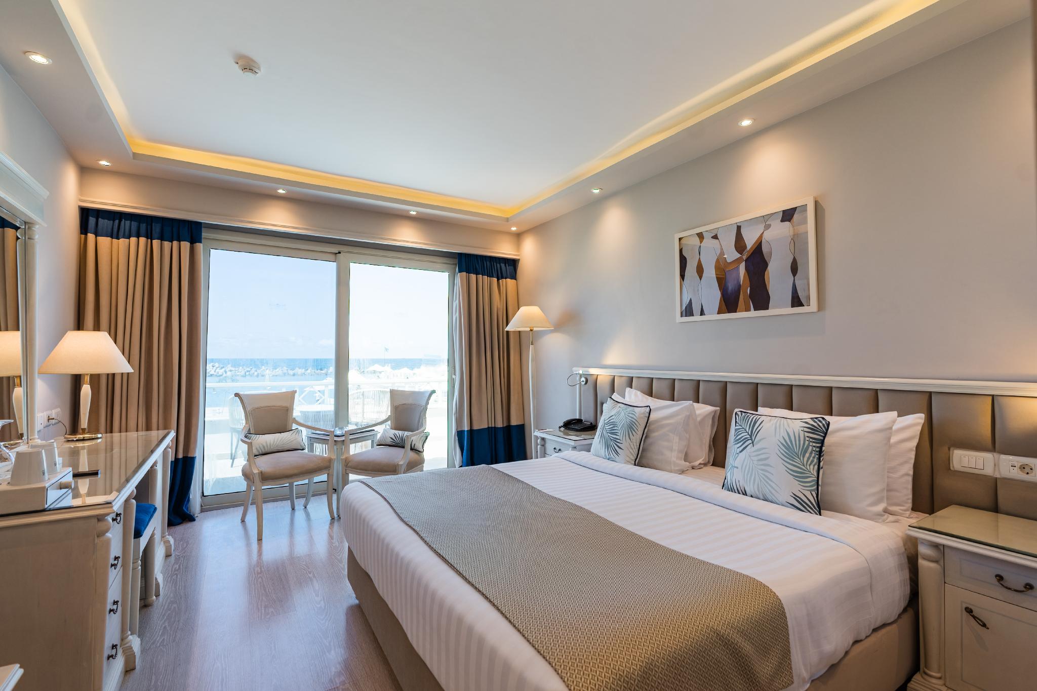 Deluxe Room Beach Front