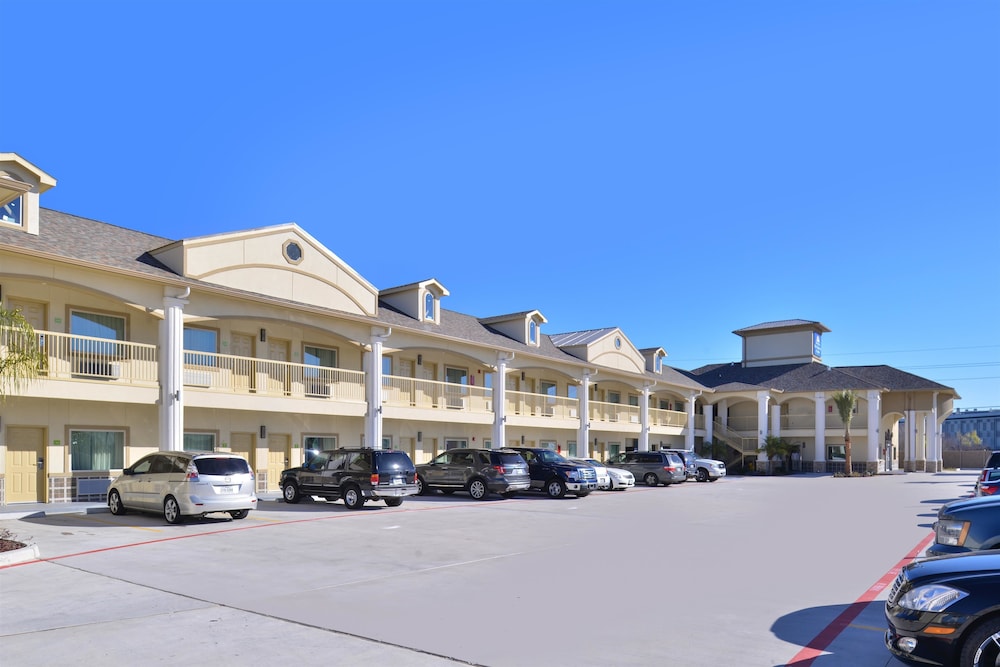 Americas Best Value Inn Suites Houston/Hwy 6 Westpark photo1