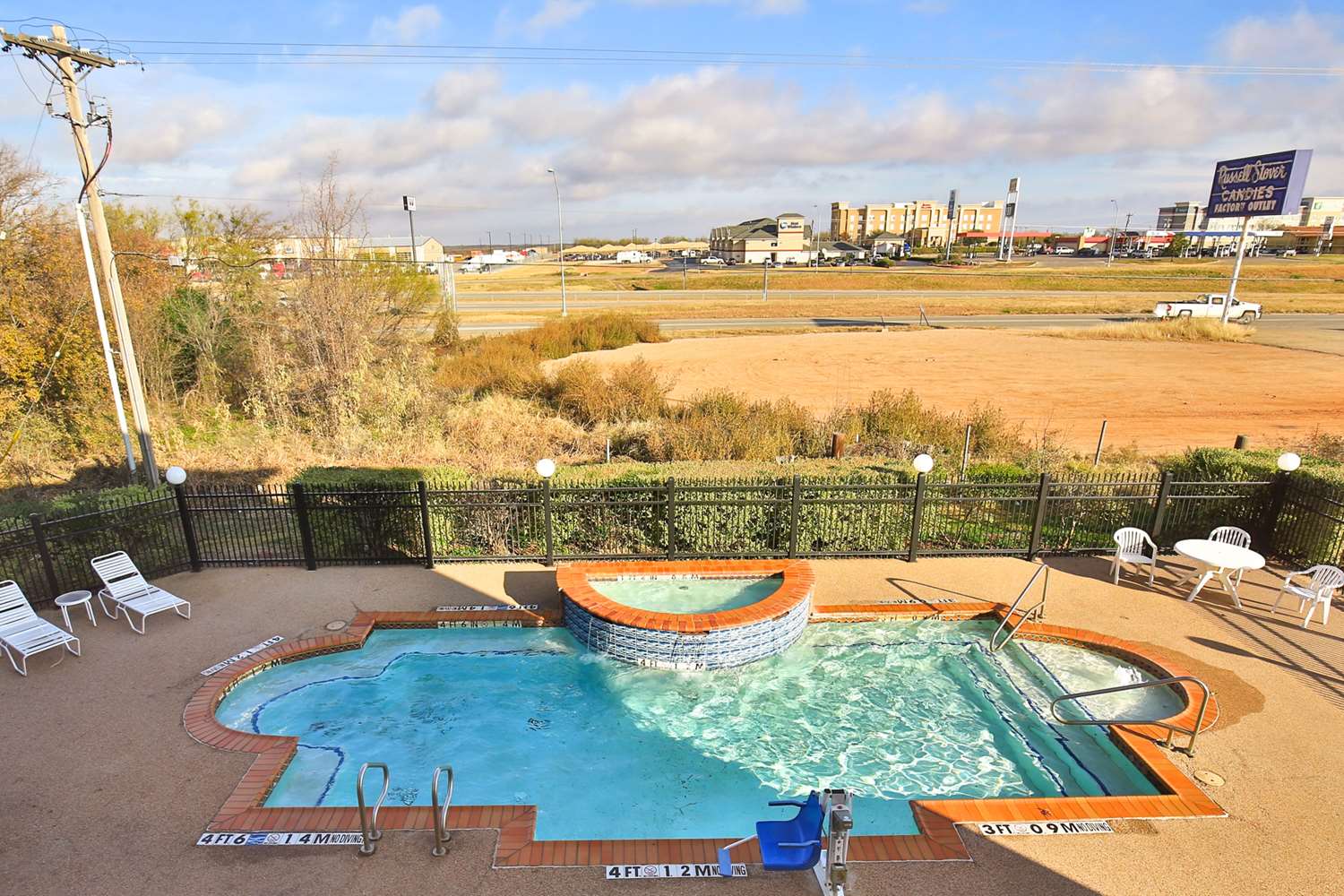 Sleep Inn & Suites University 14/15