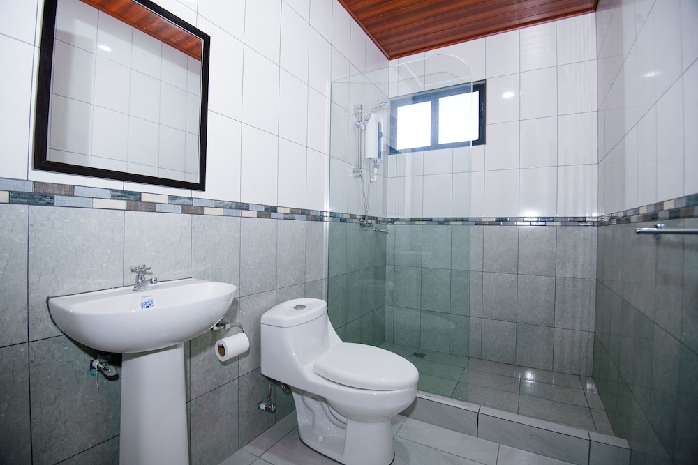 La Terraza Guest House 50/50