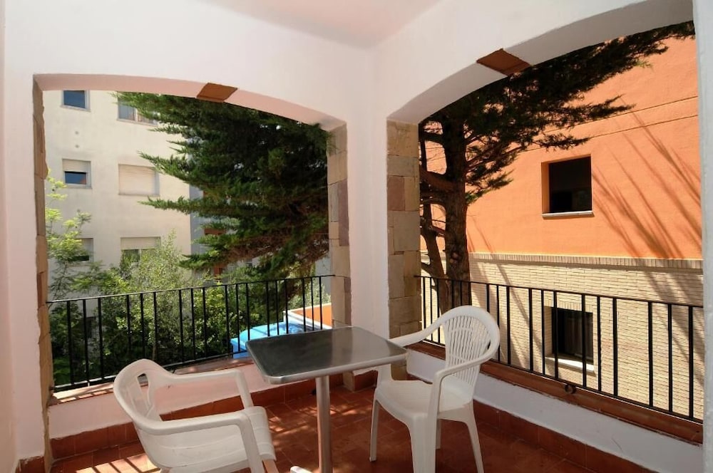 AR CARIBE APTS. 32/64