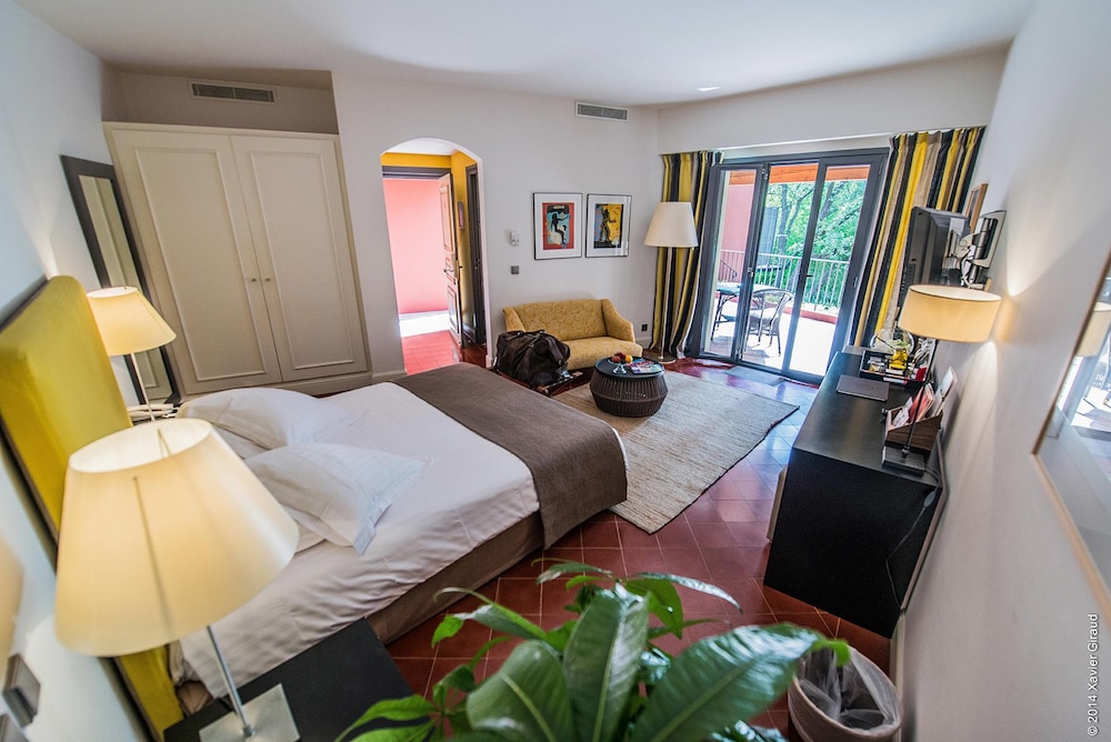 Hotel Deluxe Spa Restaurant Cantemerle 40/56