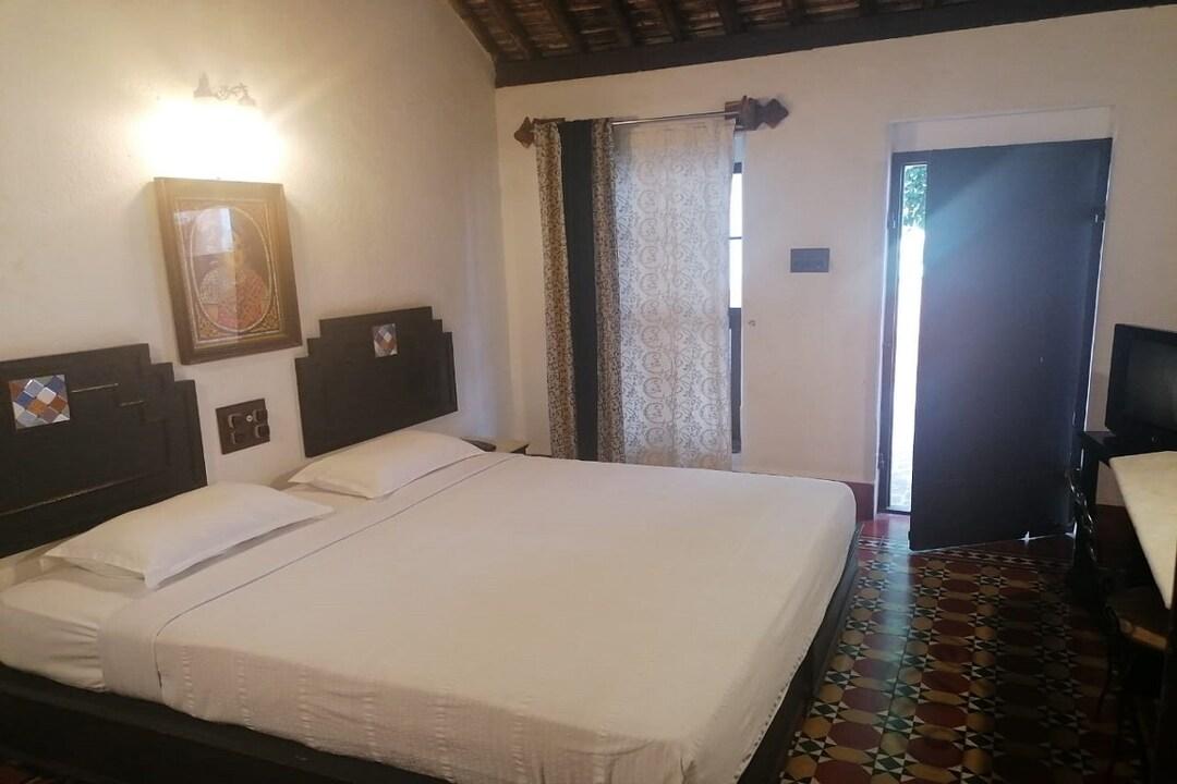 Heritage, Village, Suite