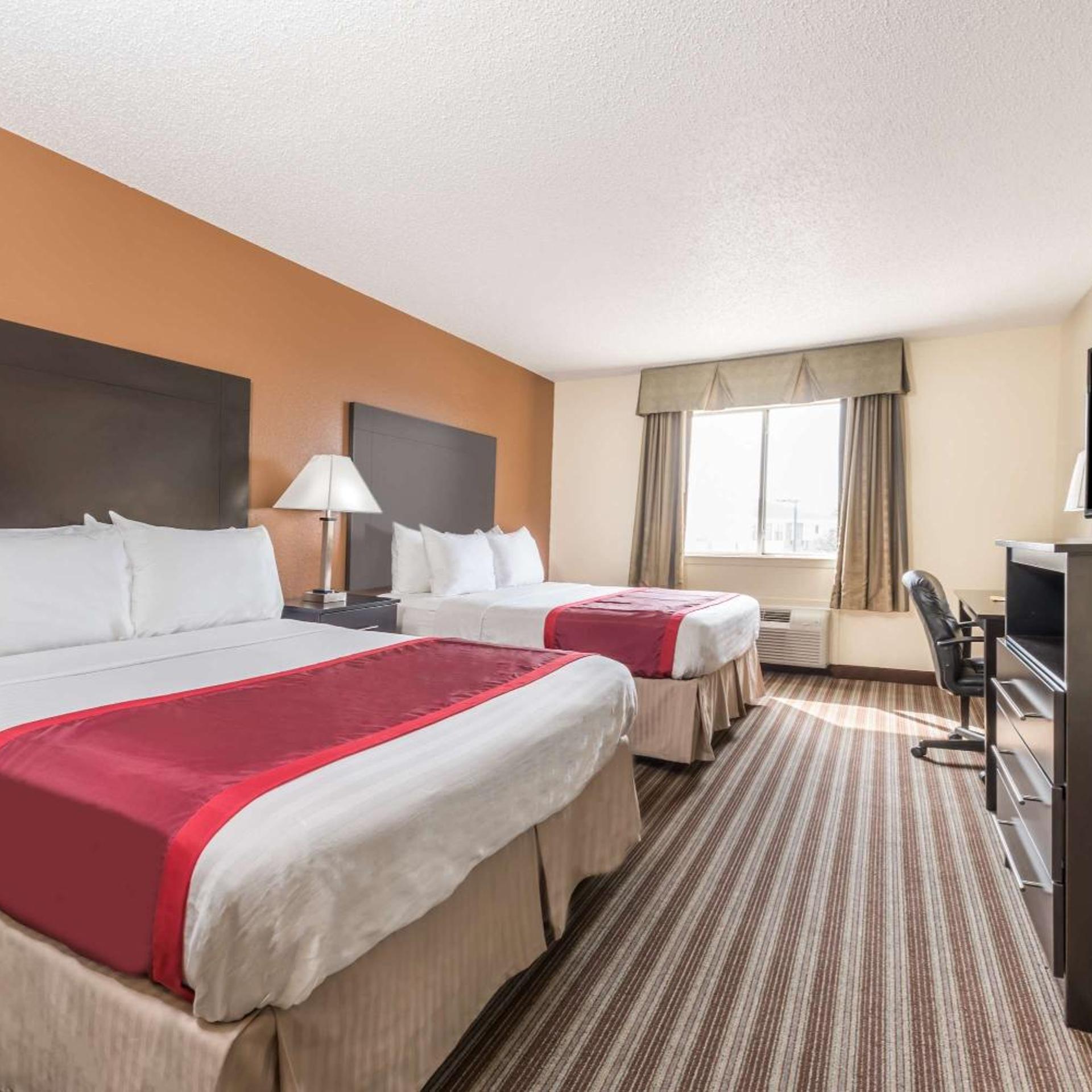 Room, 2 Queen Beds, Bathtub, Accessible