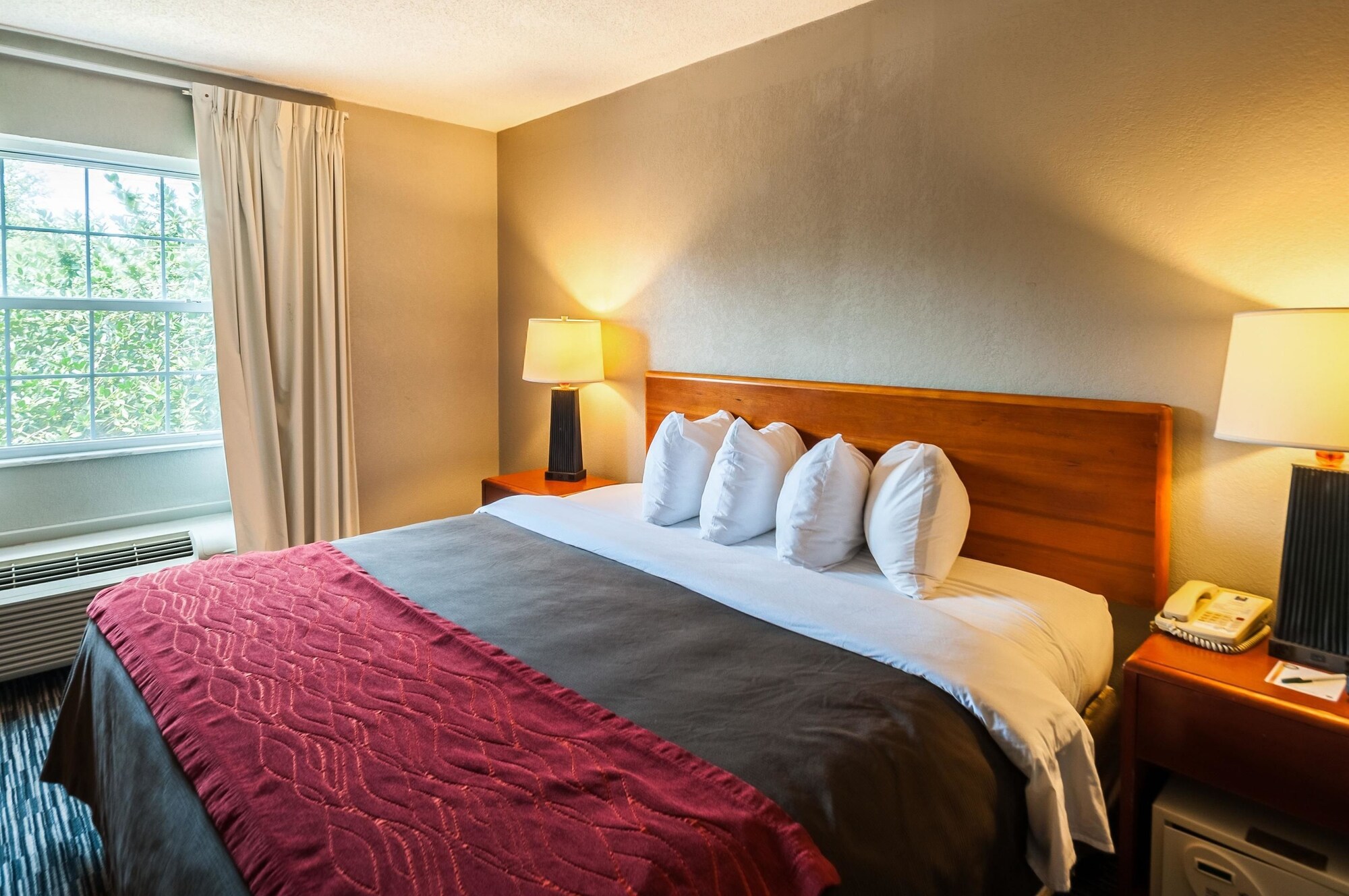 غرفة قياسية بسرير كينج، Quality Inn Solomons - Beacon Marina 3/5