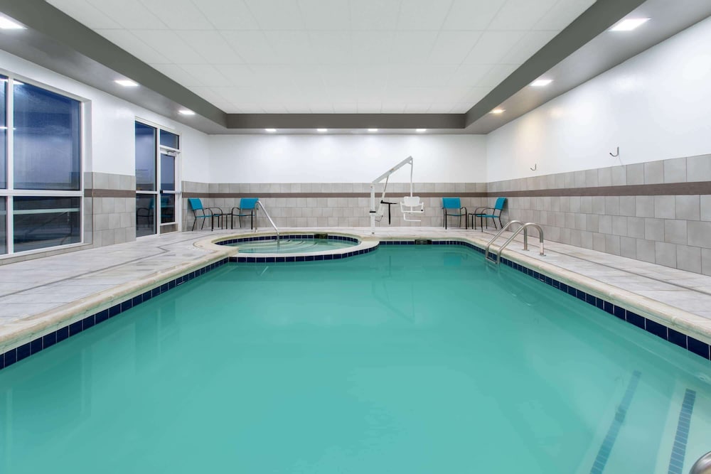 Hawthorn Suites by Wyndham Loveland 13/43