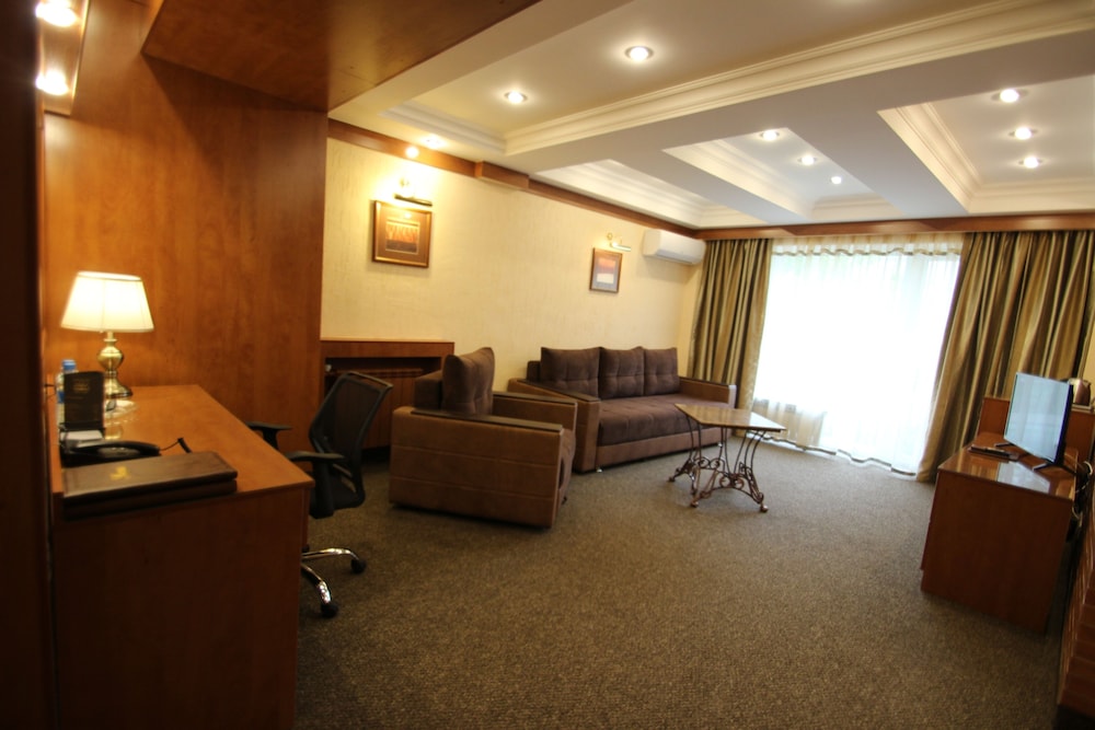 Uyut Hotel 58/69