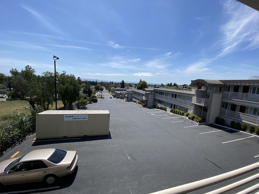 Budget Inn of Hayward 60/68