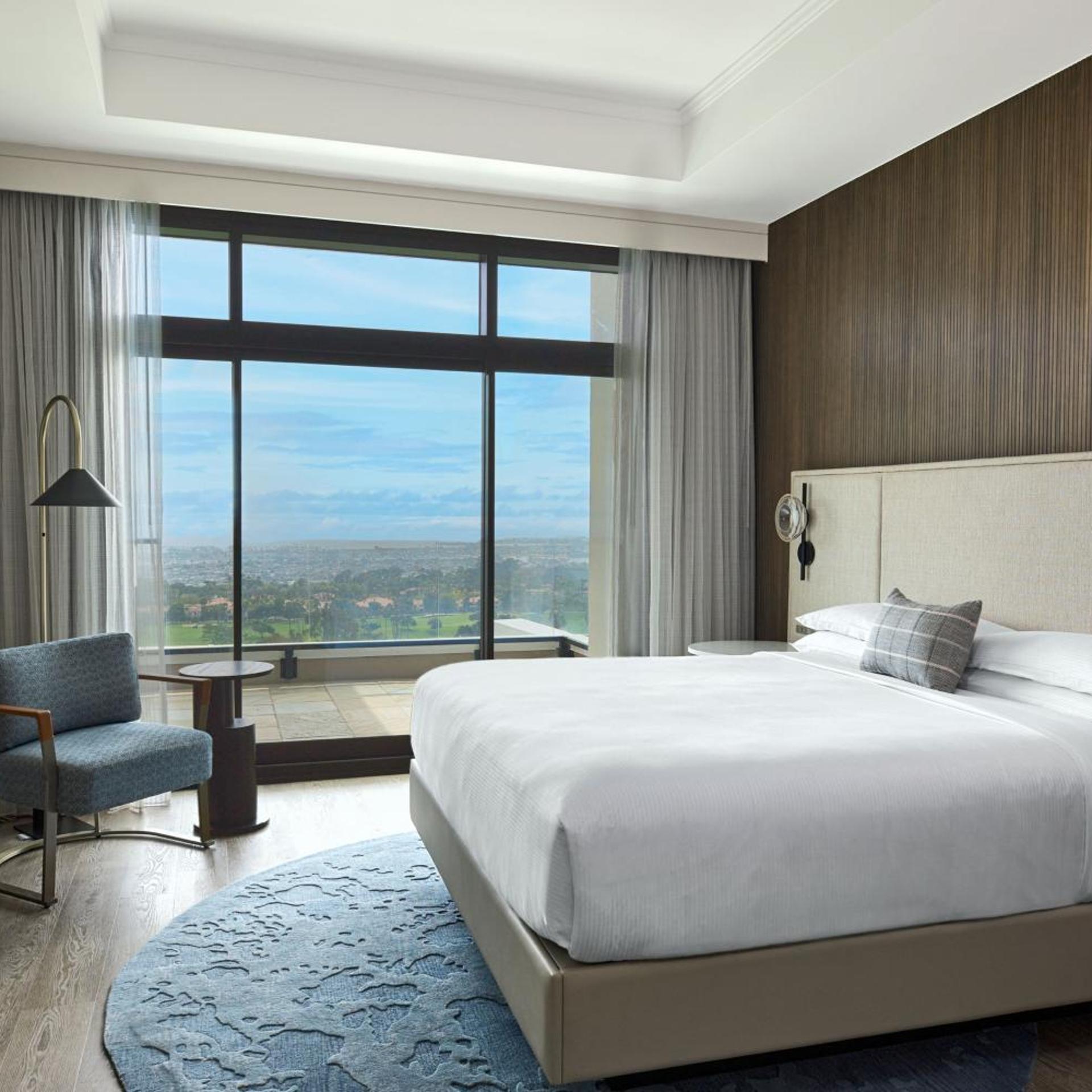 Sky, Penthouse Suite, King Bed, Ocean View, Balcony