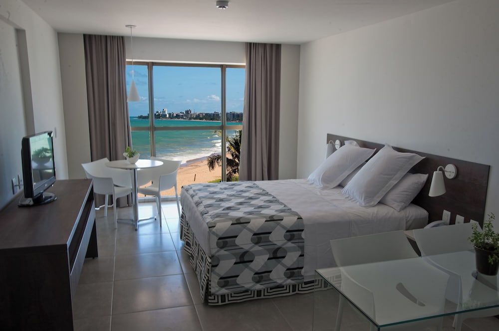 Life, Deluxe, Triple, 1 Double and 1 Single Bed, Kitchen