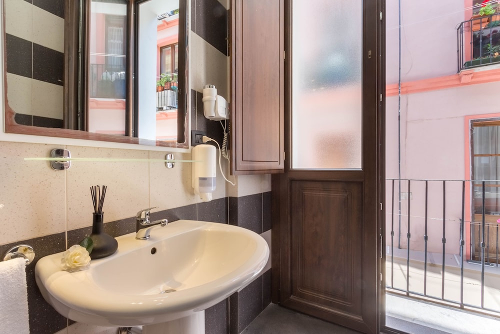 Arcobaleno Rooms 58/61