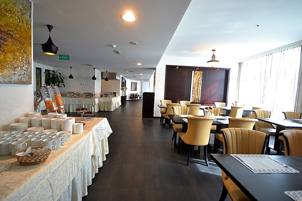 restaurant cafeteria