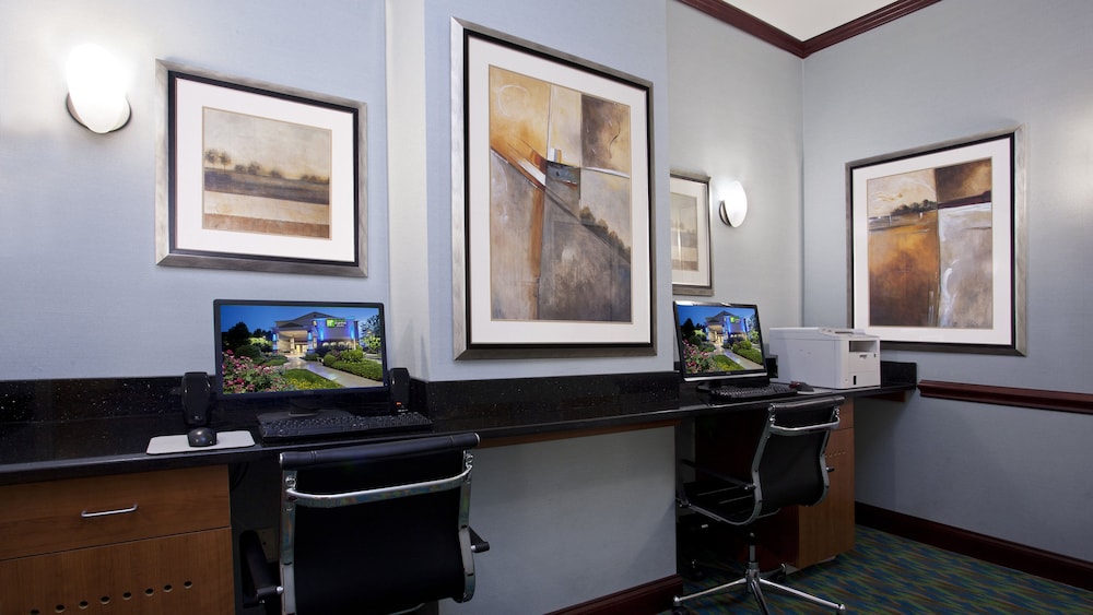 Holiday Inn Express And Suites Allentown West Ex Bw Plus Allentown Inn Suites 48/52