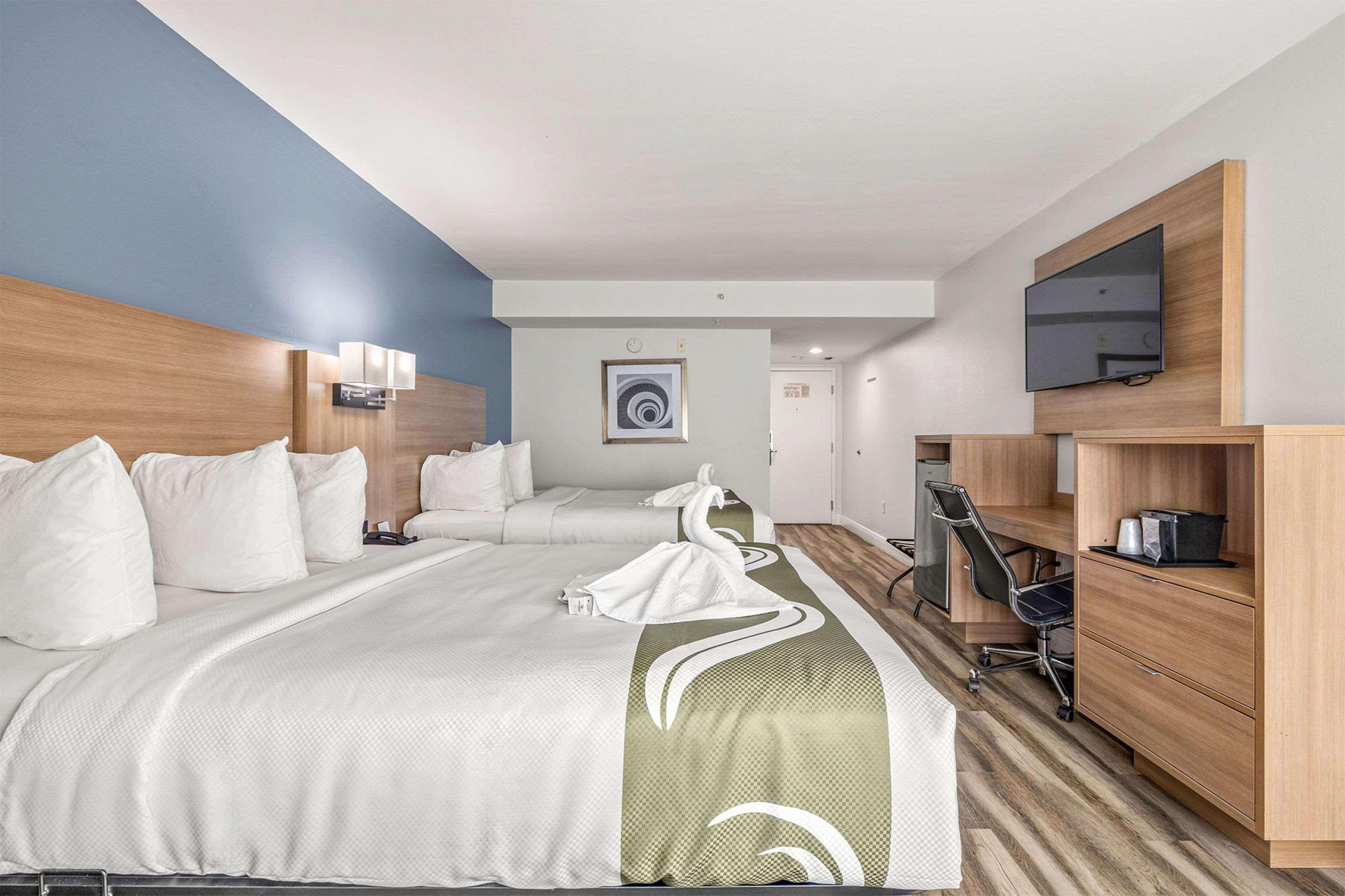 SUITE, 2 QUEEN BEDS