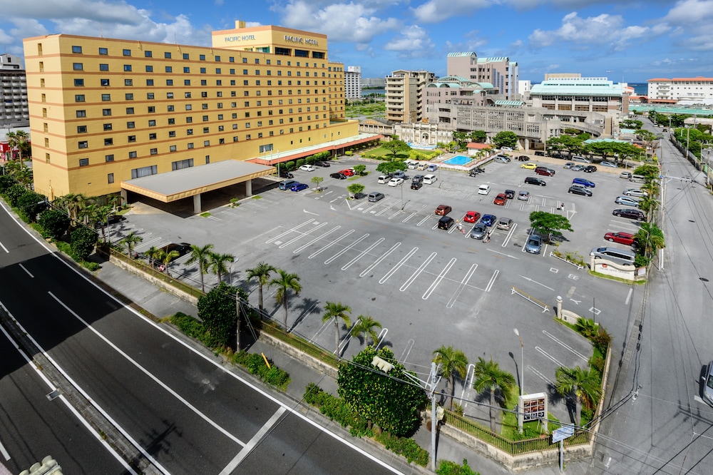 Pacific Hotel Okinawa 63/72