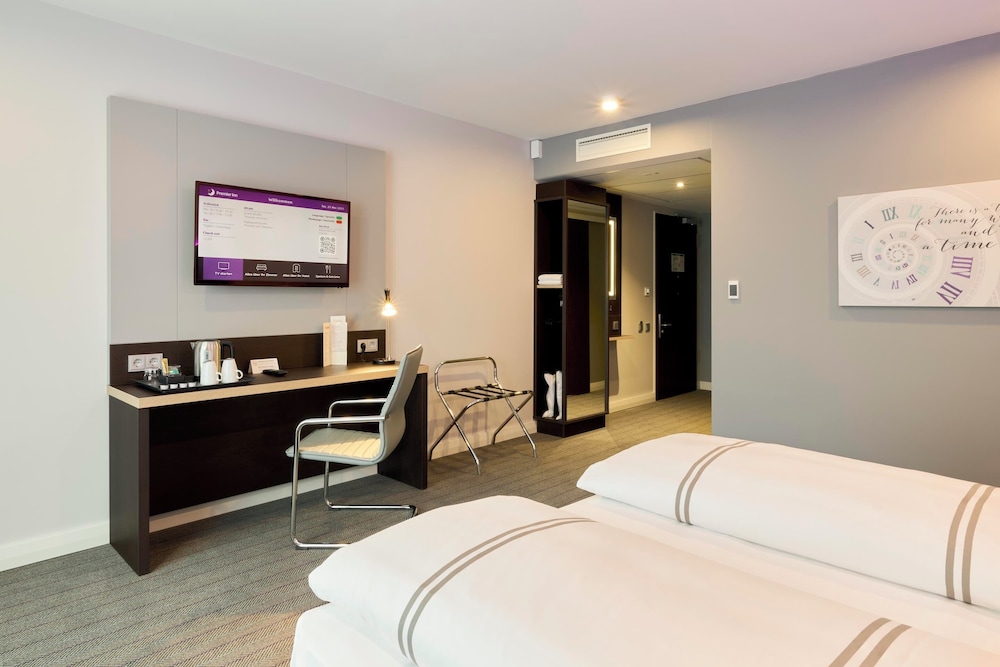 Premier Inn Stuttgart Zuffenhausen 13/44