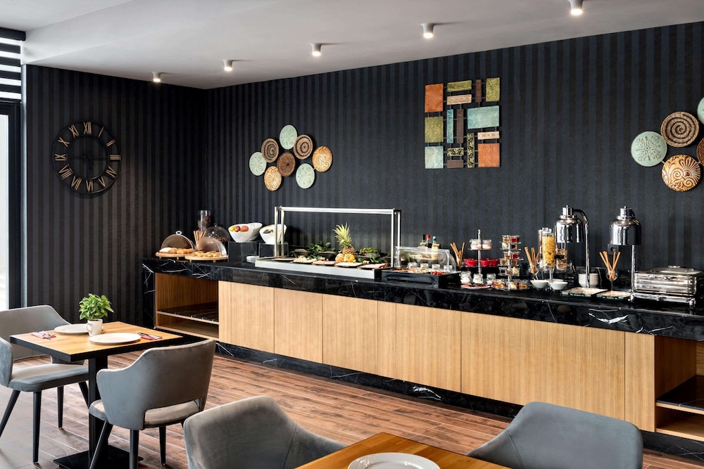 Ramada By Wyndham Budapest City Center 8/48