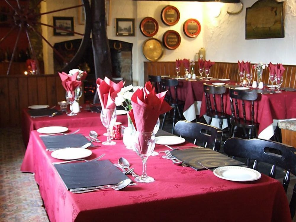 The West Country Inn 52/61