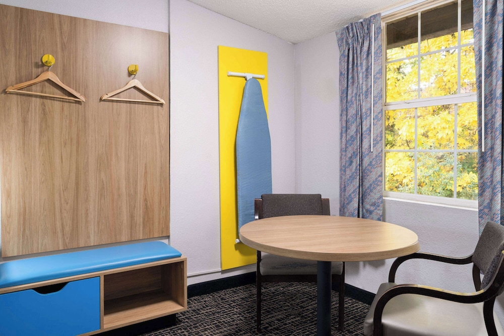 Days Inn by Wyndham Salisbury NC 14/21