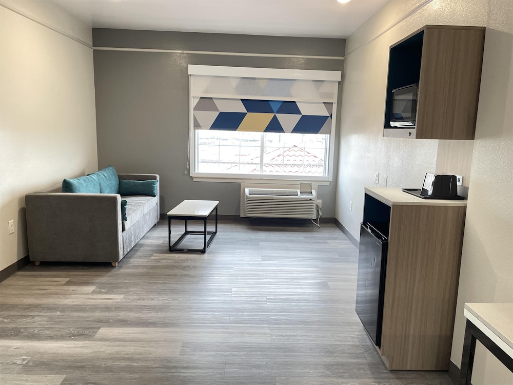 Sonesta Essential Hotel Houston-I-45 Spring 25/47