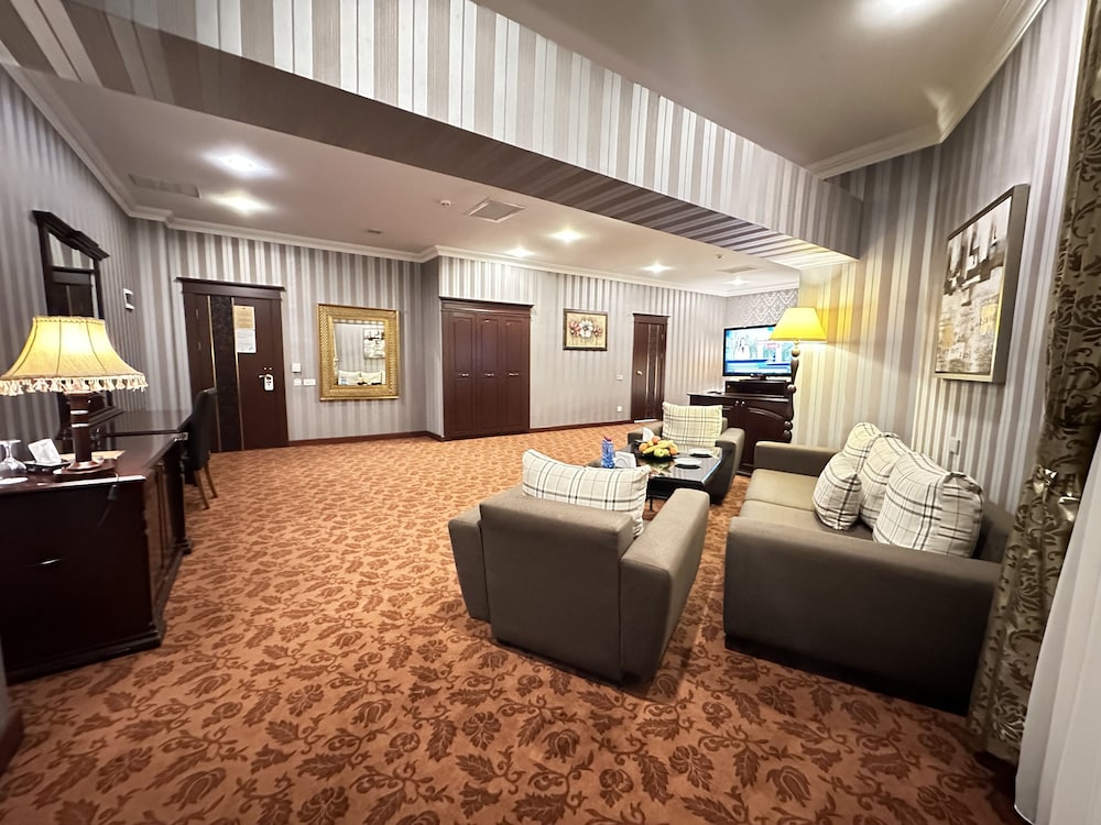 Modern Hotel Baku 38/55