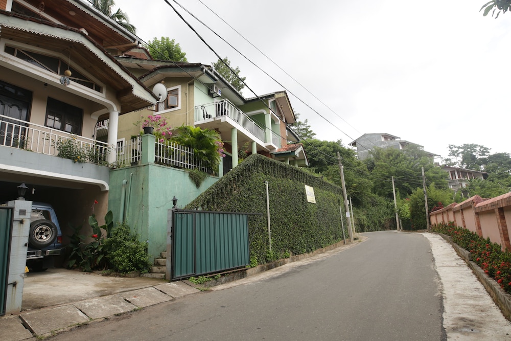 Araliya Holiday Bungalow 20/26