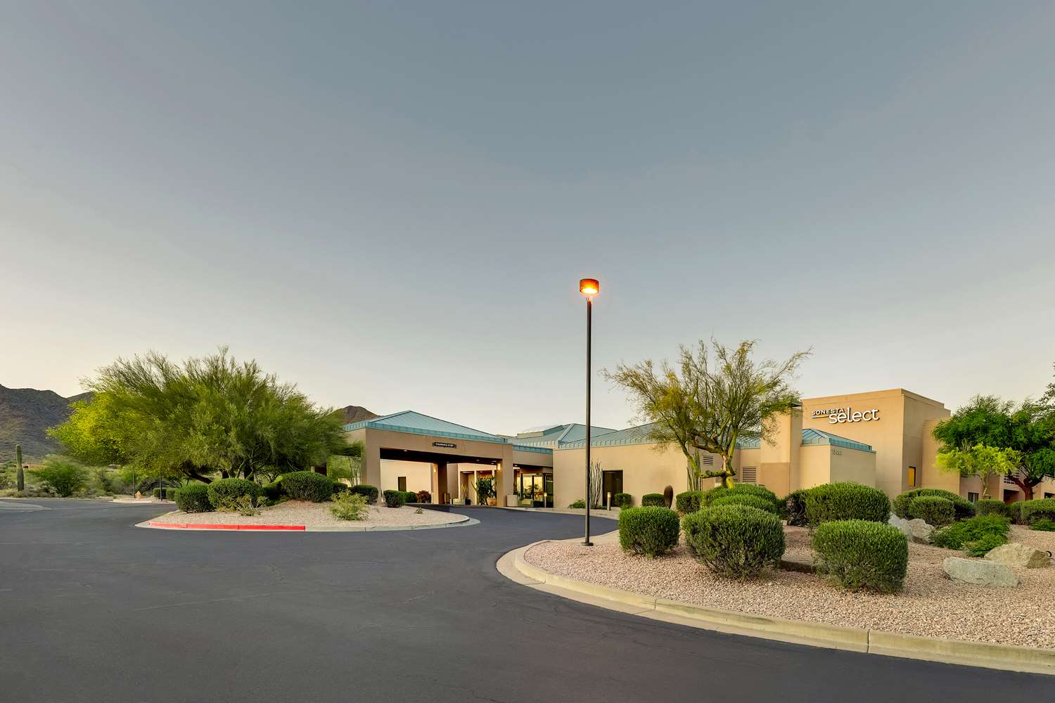 Sonesta Select Scottsdale At Mayo Clinic Campus 44/52