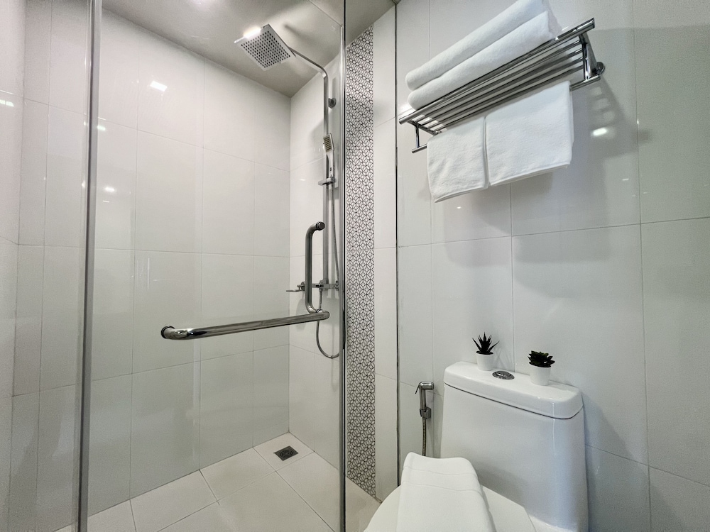 Centro One Patong 63/67